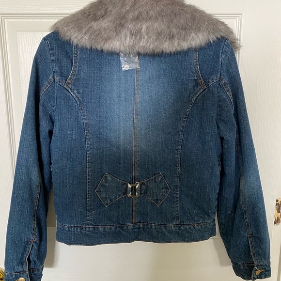 Jeans Denim Jacket Faux Fur Trim Large NWOT - Picture 2 of 8